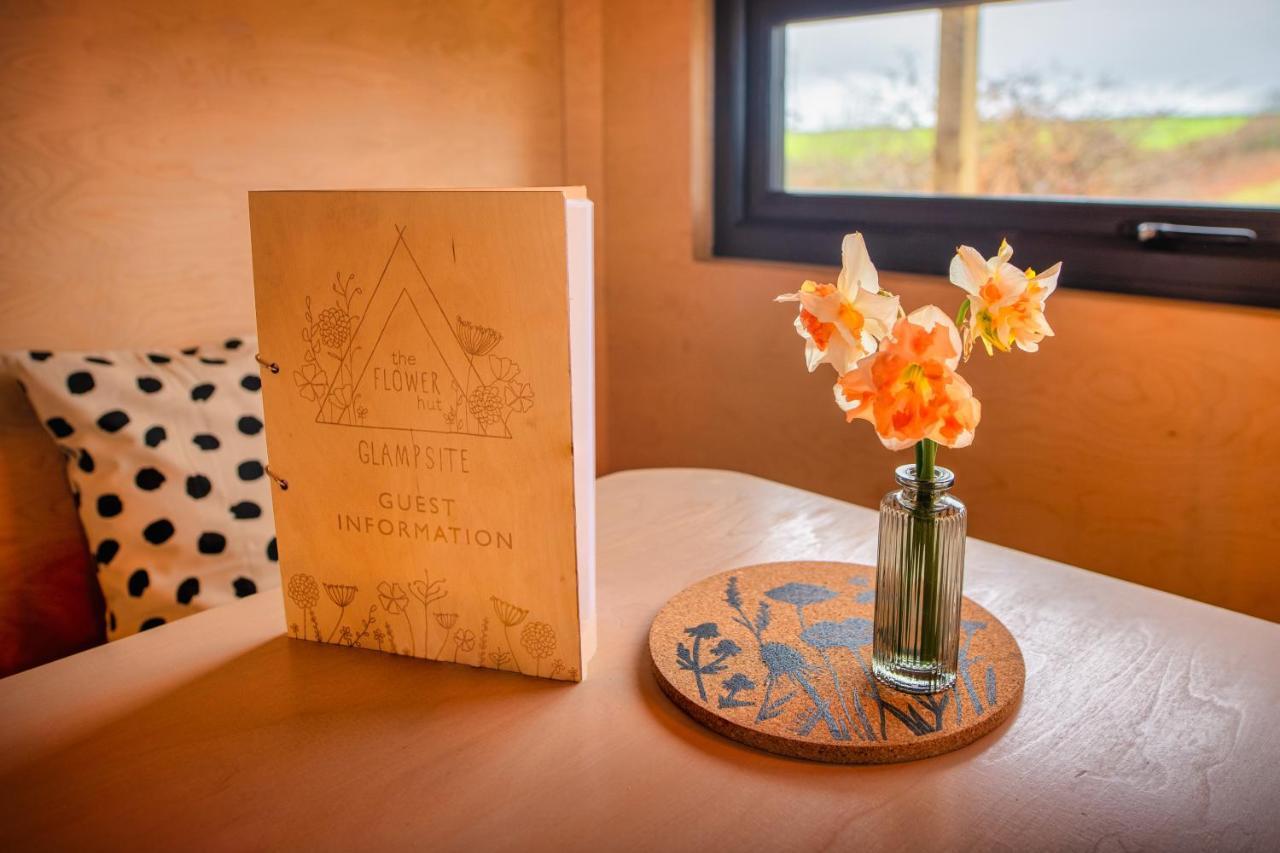 Luxury Glamping Cabin With Outdoor Bath On Cornish Flower Farm Truro Eksteriør bilde