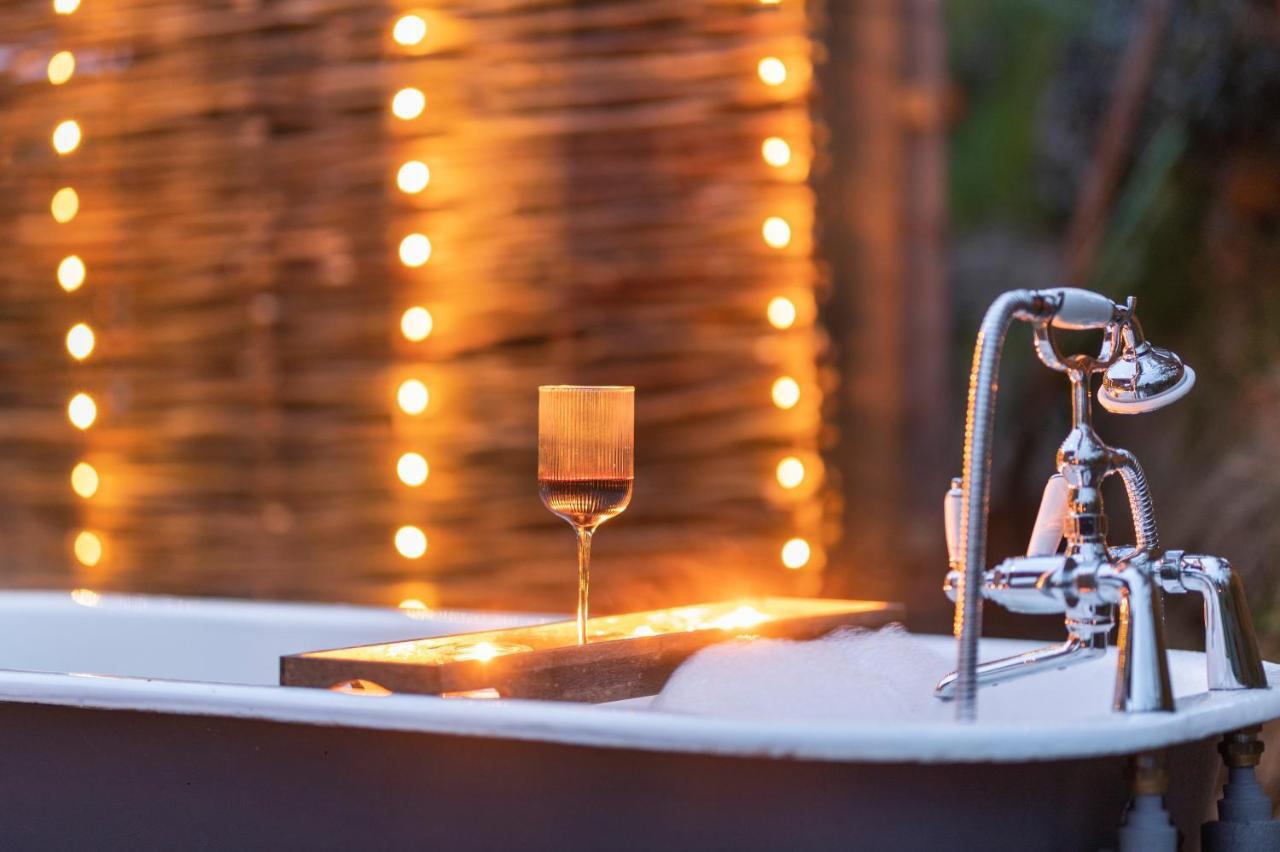Luxury Glamping Cabin With Outdoor Bath On Cornish Flower Farm Truro Eksteriør bilde