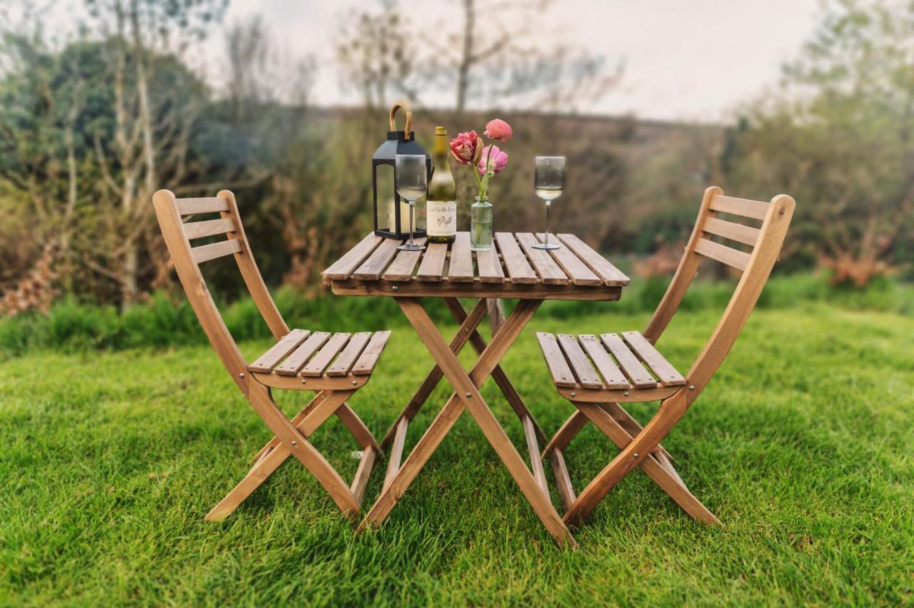 Luxury Glamping Cabin With Outdoor Bath On Cornish Flower Farm Truro Eksteriør bilde