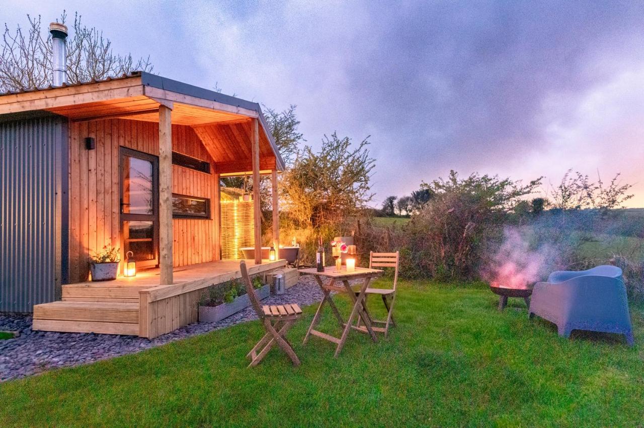 Luxury Glamping Cabin With Outdoor Bath On Cornish Flower Farm Truro Eksteriør bilde
