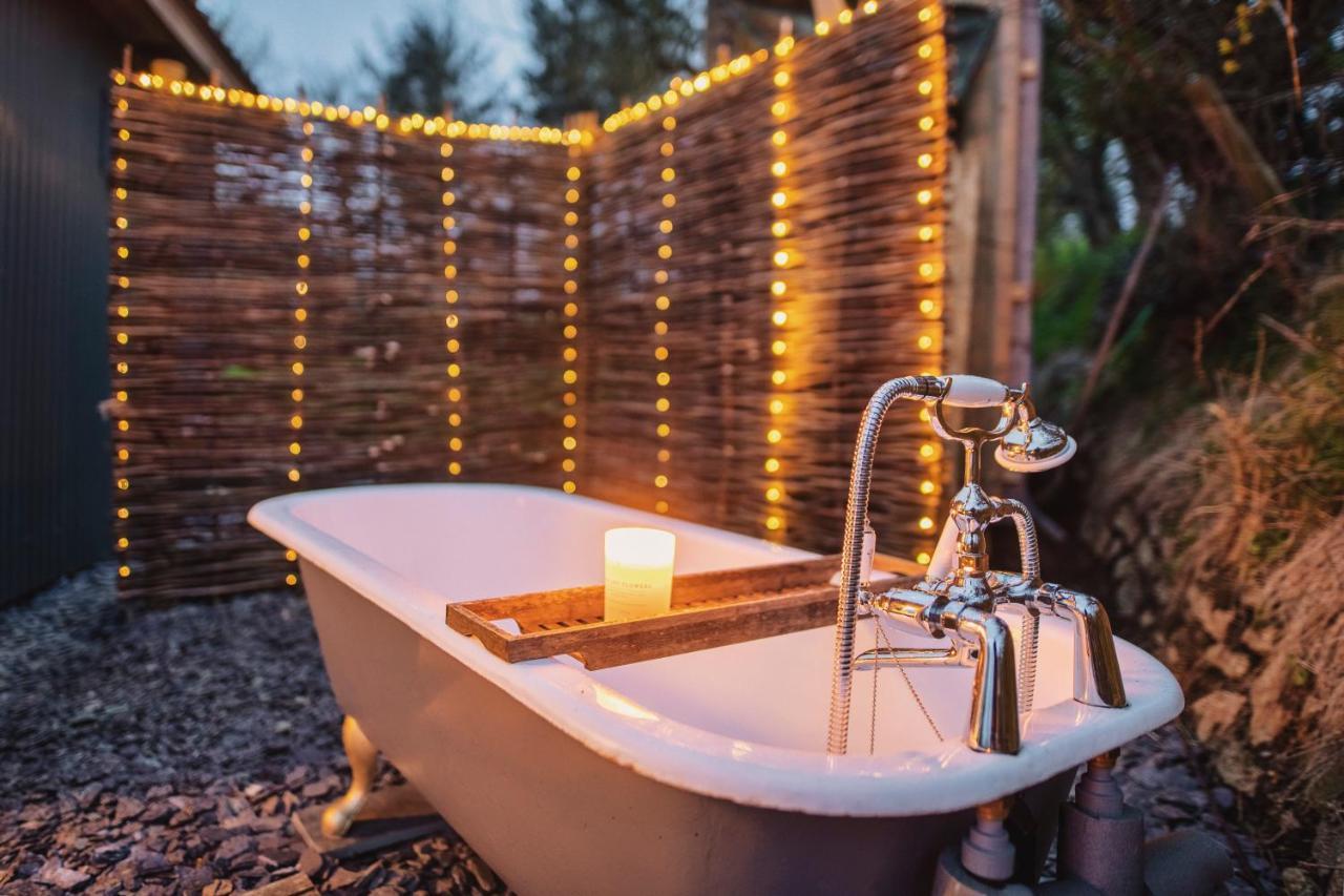 Luxury Glamping Cabin With Outdoor Bath On Cornish Flower Farm Truro Eksteriør bilde