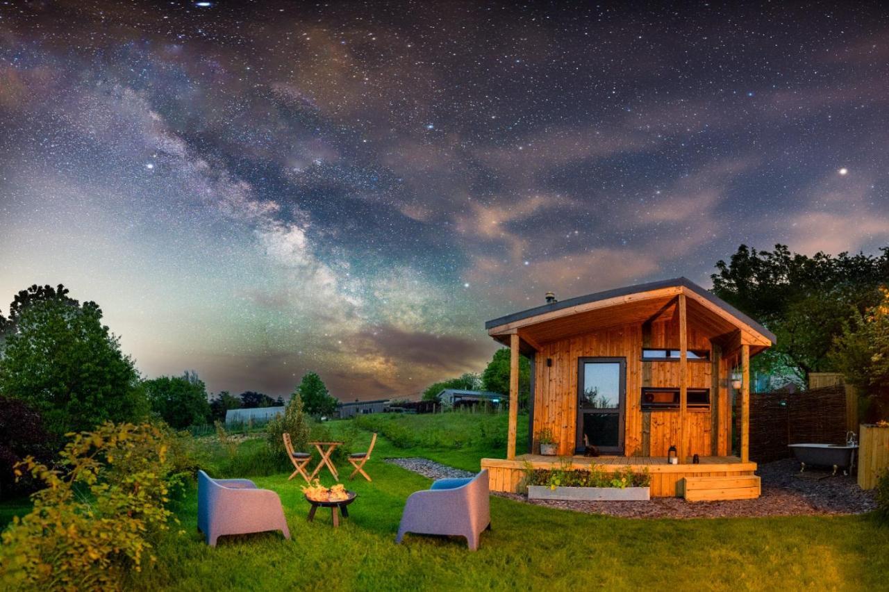 Luxury Glamping Cabin With Outdoor Bath On Cornish Flower Farm Truro Eksteriør bilde