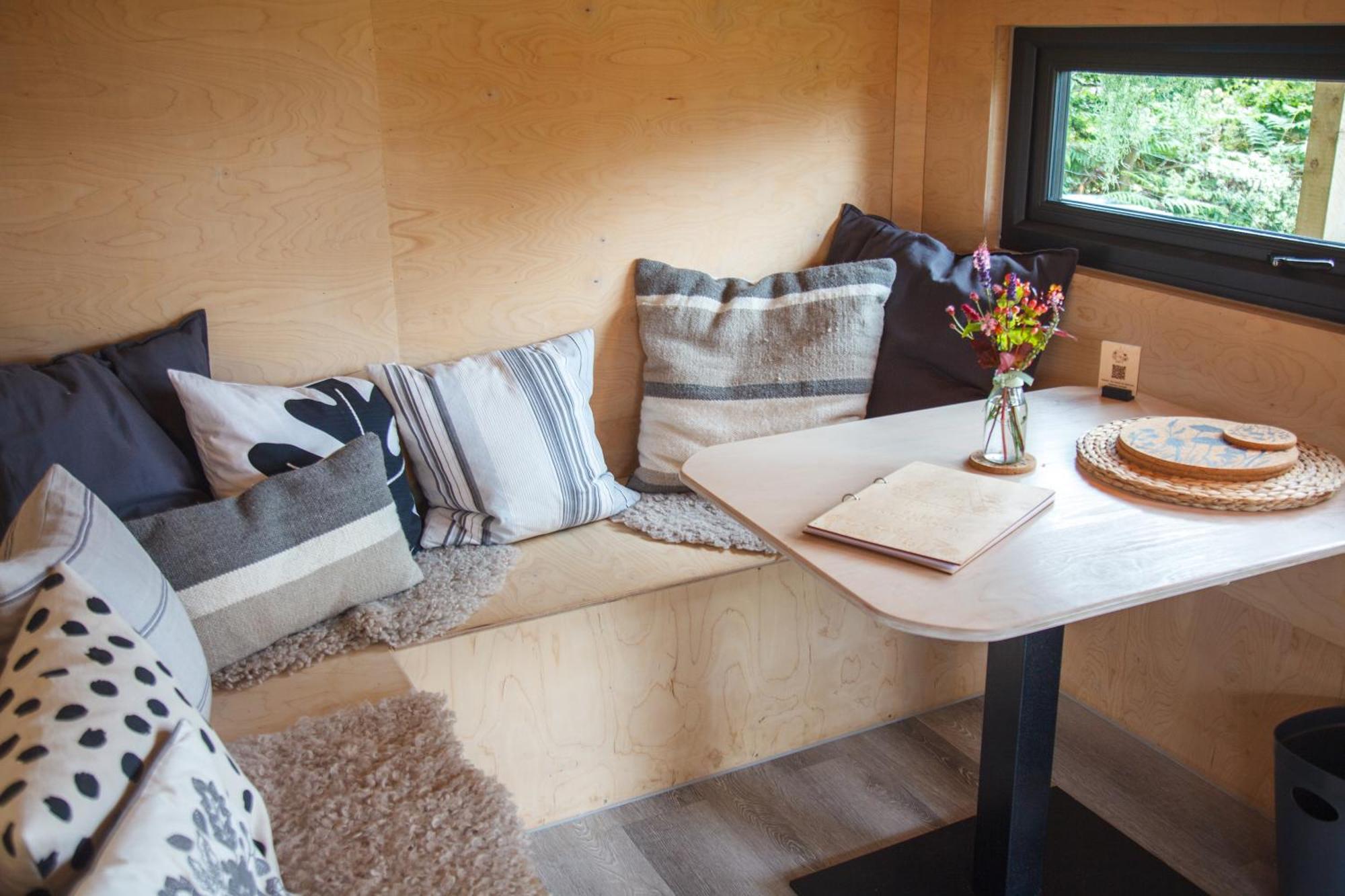 Luxury Glamping Cabin With Outdoor Bath On Cornish Flower Farm Truro Eksteriør bilde