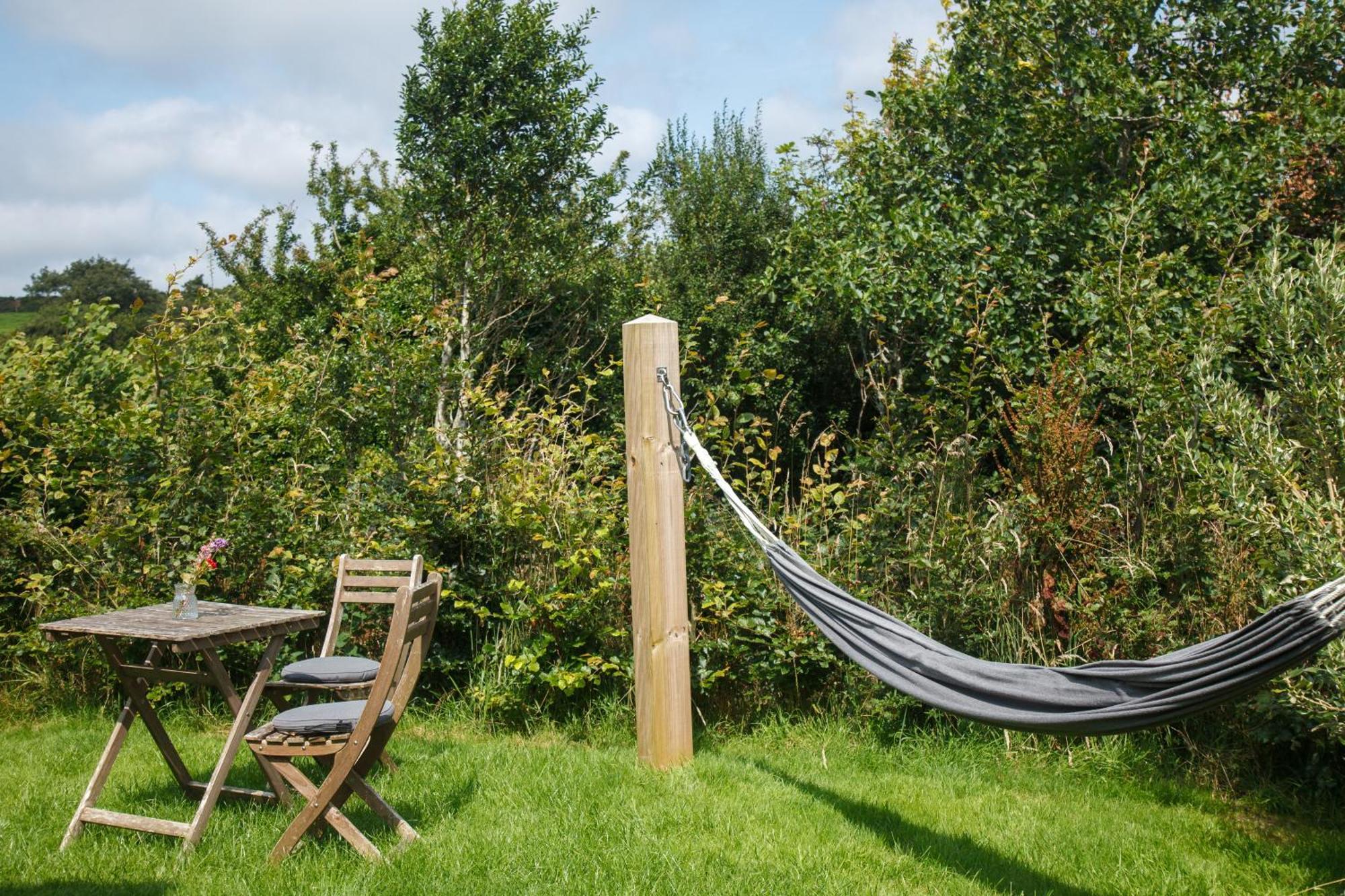 Luxury Glamping Cabin With Outdoor Bath On Cornish Flower Farm Truro Eksteriør bilde