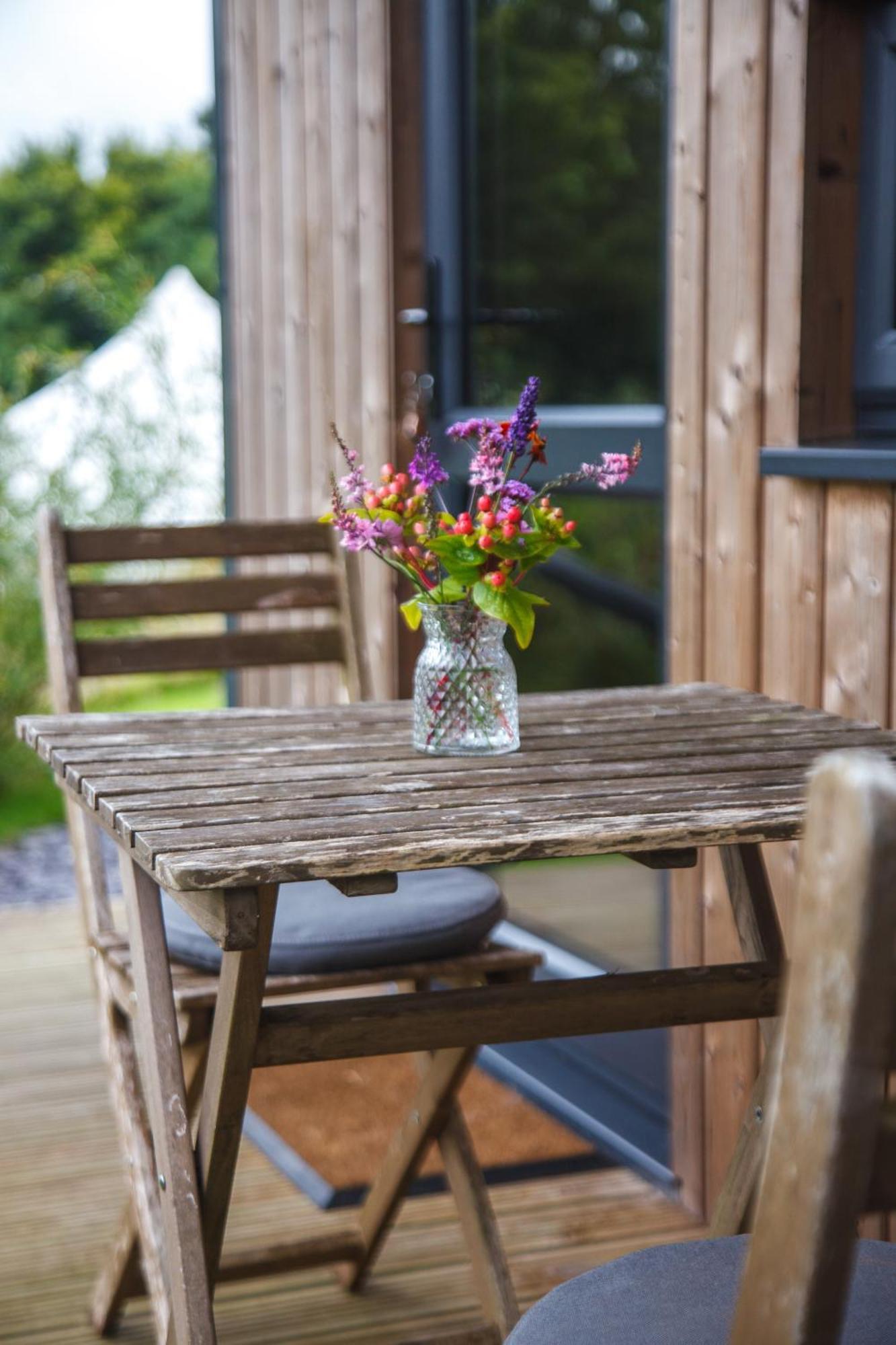 Luxury Glamping Cabin With Outdoor Bath On Cornish Flower Farm Truro Eksteriør bilde